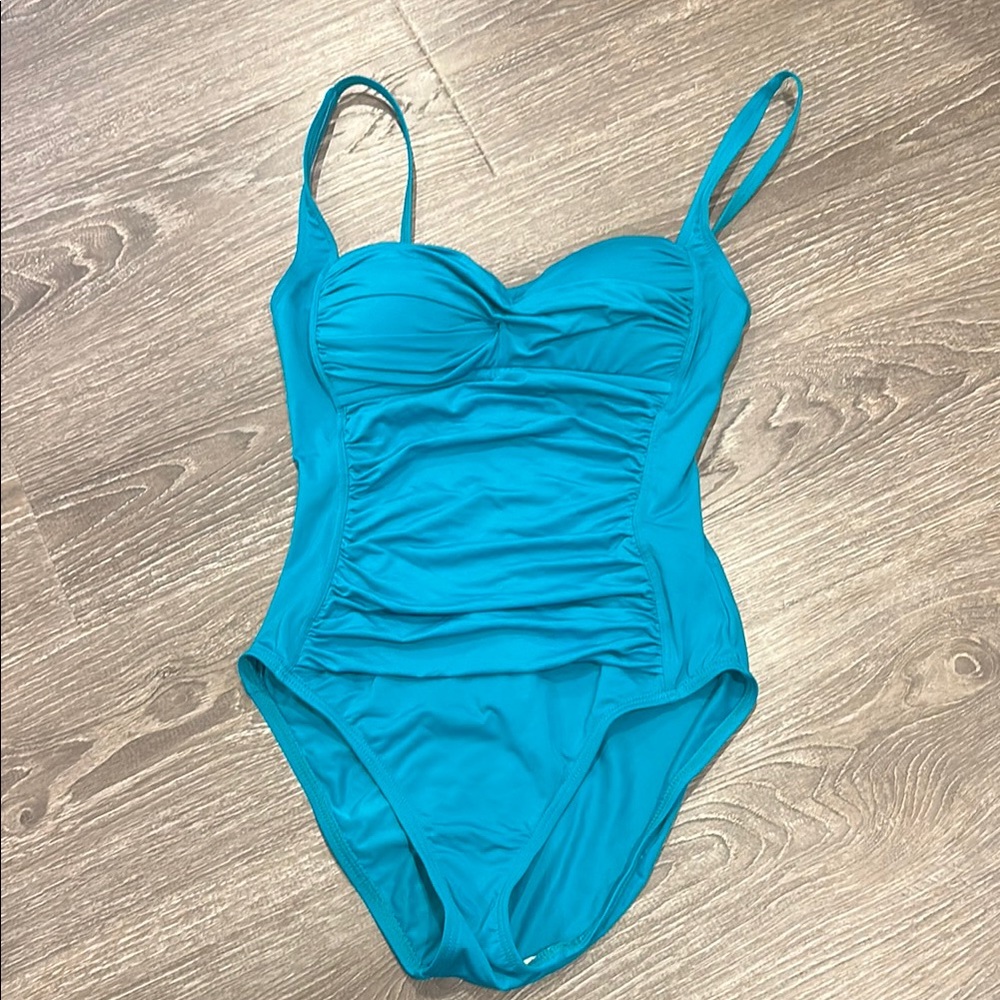 La Blanca size 4 Teal One-Piece Swimsuit